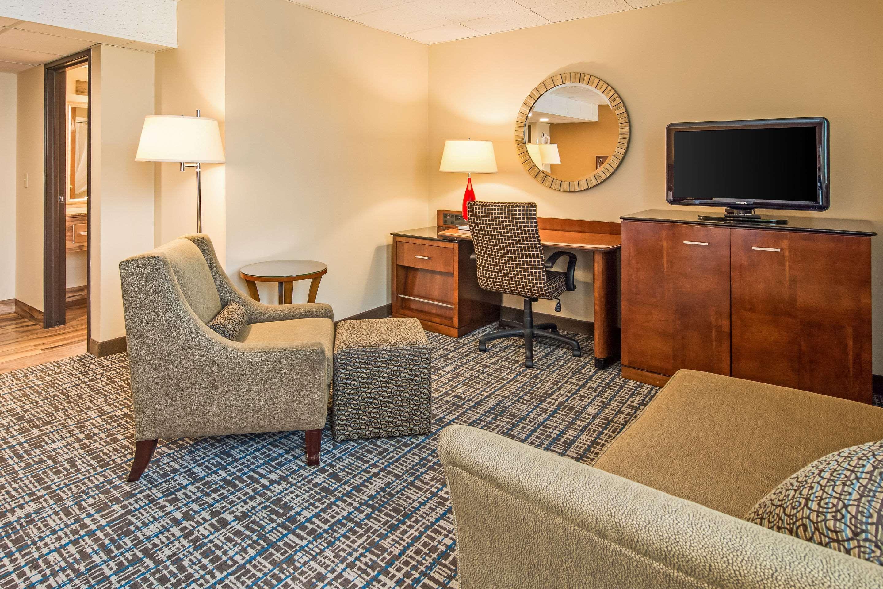 Quality Inn & Suites Virginia Exterior photo